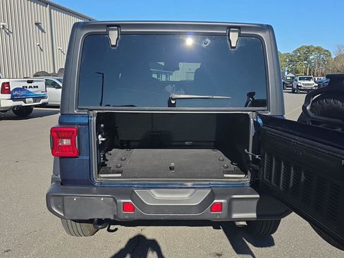 Used 2025 Jeep Wrangler Sport S image 29