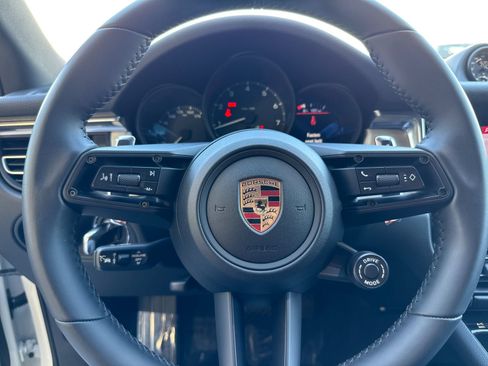 Certified 2026 Porsche Macan AWD/4WD image 27