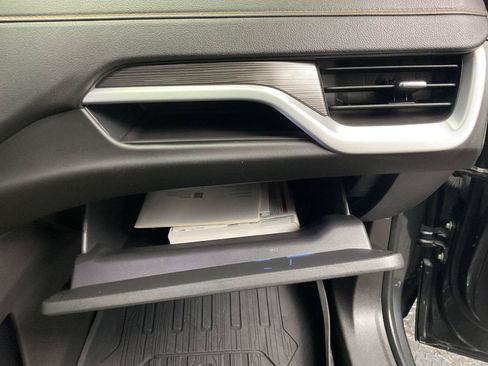 Used 2021 GMC Terrain SLT w/ Infotainment Package II FWD image 25
