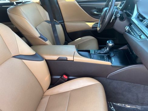 Used 2021 Lexus ES 300h w/ Premium Package FWD image 13