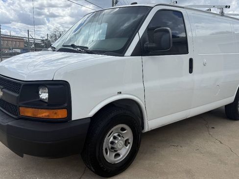 Used 2015 Chevrolet Express 2500 RWD image 1