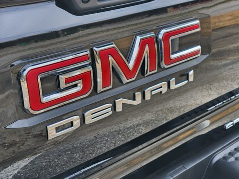 Certified 2026 GMC Canyon Denali image 11