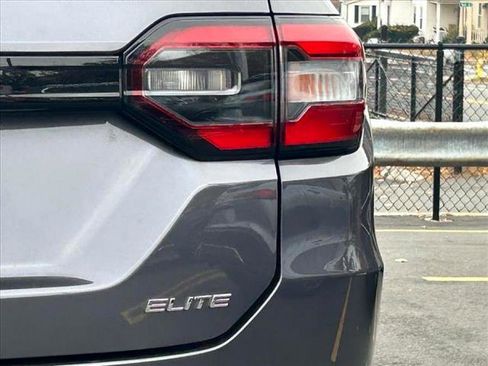 Used 2023 Honda Pilot Elite image 13