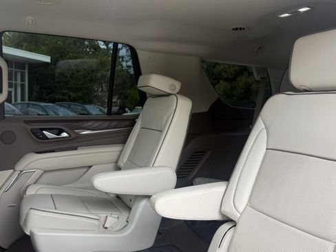 Used 2022 GMC Yukon Denali RWD image 15