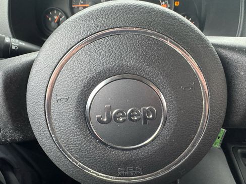 Used 2015 Jeep Patriot Latitude image 20