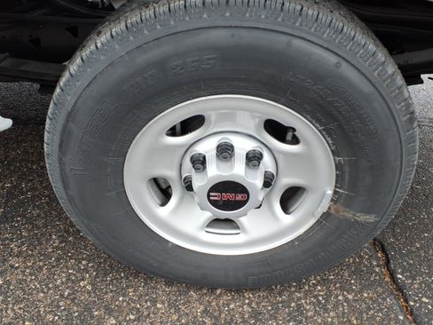 New 2025 GMC Savana 2500 Extended w/ Driver Convenience Package image 11