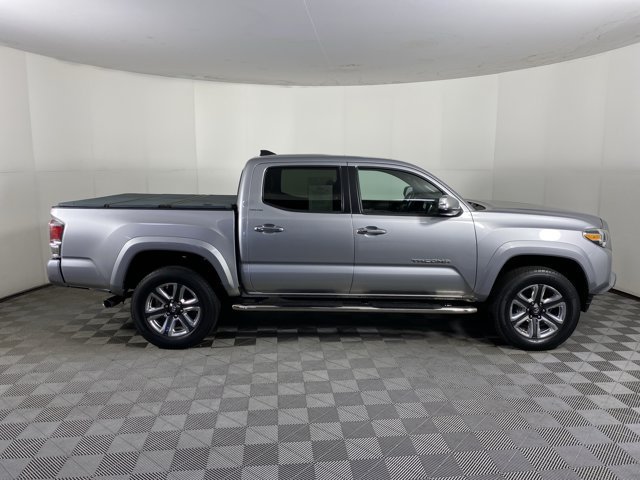 Used 2017 Toyota Tacoma Limited w/ Tow Package RWD image 7