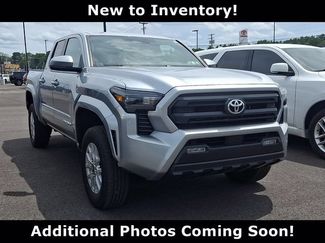 Used 2024 Toyota Tacoma SR5 AWD/4WD video 1