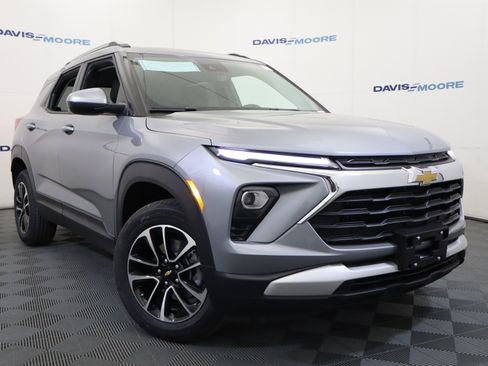 New 2026 Chevrolet TrailBlazer LT w/ LT Cold Weather Package image 2