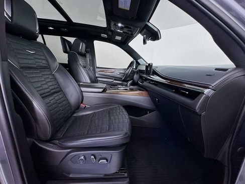 Used 2021 Cadillac Escalade Sport Platinum w/ Heavy-Duty Trailer Package image 31