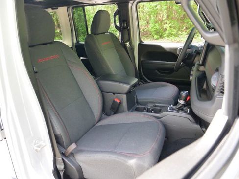 Used 2024 Jeep Wrangler Unlimited Rubicon w/ Technology Group image 43