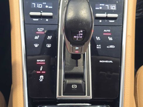 Used 2020 Porsche Panamera 4 AWD/4WD image 30