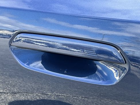 Used 2024 BMW 530i w/ Premium Package image 34