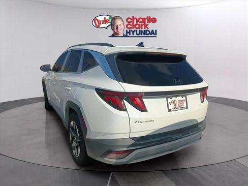 Used 2025 Hyundai Tucson SEL FWD image 2
