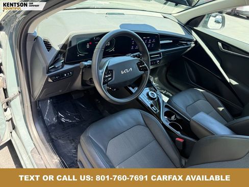 Used 2023 Kia Niro EX FWD image 30