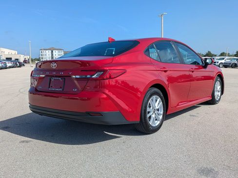 Used 2025 Toyota Camry LE FWD image 5