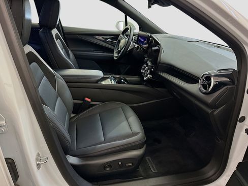 Used 2024 Chevrolet Blazer EV LT image 33