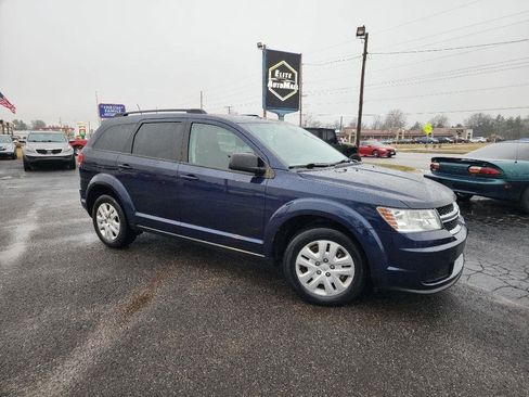 Used 2018 Dodge Journey SE image 2