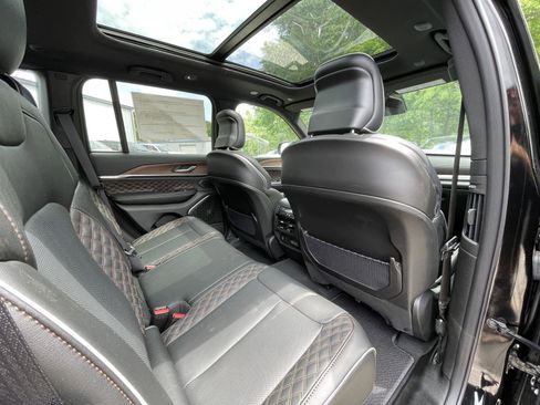 Used 2025 Jeep Grand Cherokee Summit w/ Adv Protech Group IV AWD/4WD image 48