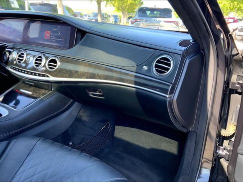 Used 2019 Mercedes-Benz S 560 4MATIC Sedan image 19