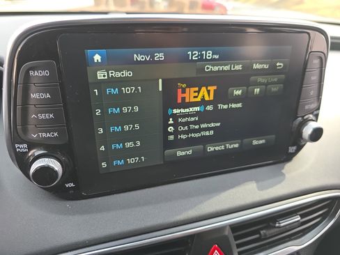 Used 2020 Hyundai Santa Fe Limited image 23