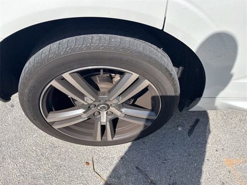 Used 2021 Volvo XC60 T5 Momentum w/ Protection Package Premier image 12