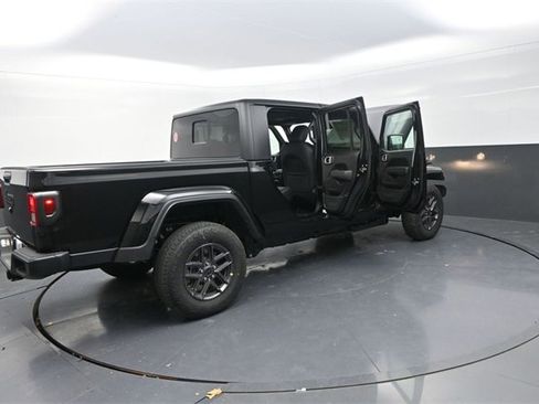 New 2026 Jeep Gladiator Sport image 23