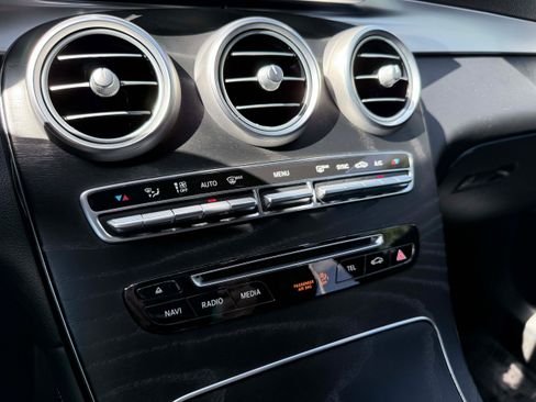 Used 2018 Mercedes-Benz GLC 300 image 25