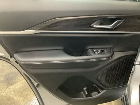 New 2026 Jeep Grand Cherokee Altitude AWD/4WD image 24
