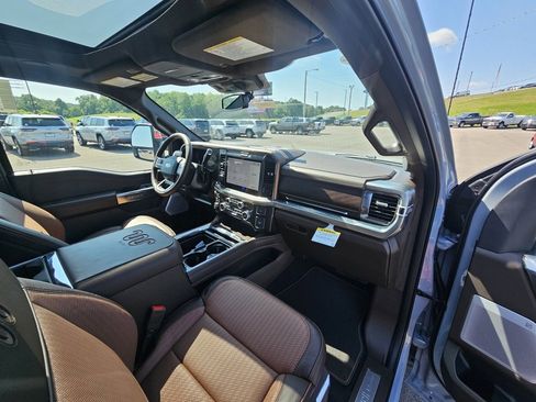 New 2025 Ford F250 King Ranch w/ Chrome Package image 30