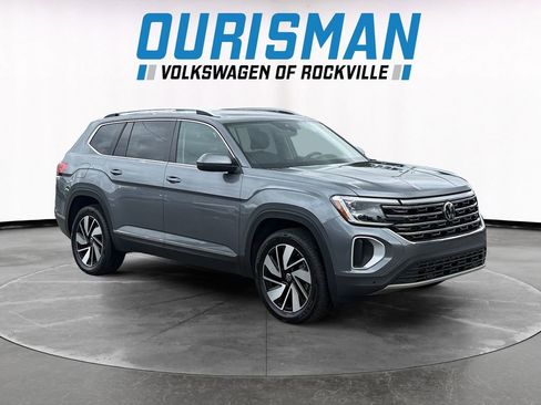 Used 2025 Volkswagen Atlas SEL AWD/4WD image 1