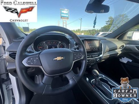 Used 2023 Chevrolet Traverse LT FWD image 16