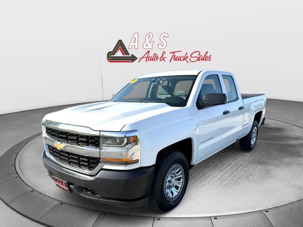 Used 2017 Chevrolet Silverado 1500 W/T AWD/4WD image 3