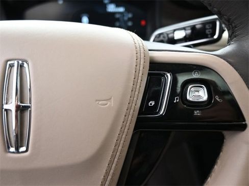 Used 2022 Lincoln Aviator Reserve w/ Class IV Trailer Tow Package image 2