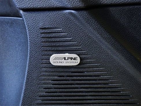 Used 2017 Dodge Challenger SXT Plus image 27