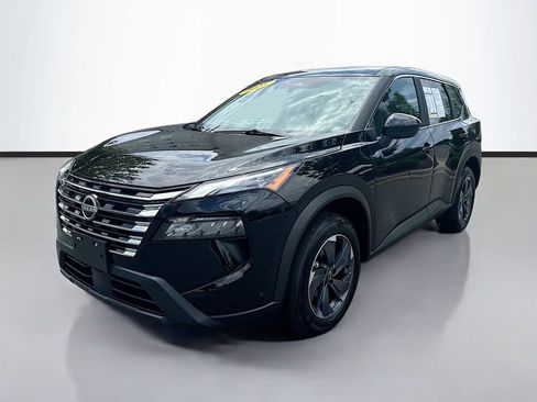 Certified 2025 Nissan Rogue SV FWD image 3
