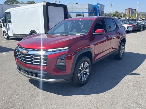 New 2026 Chevrolet Equinox LT image 2