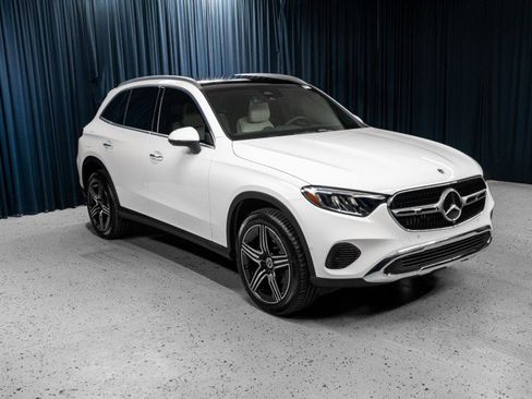 Used 2026 Mercedes-Benz GLC 300 image 3