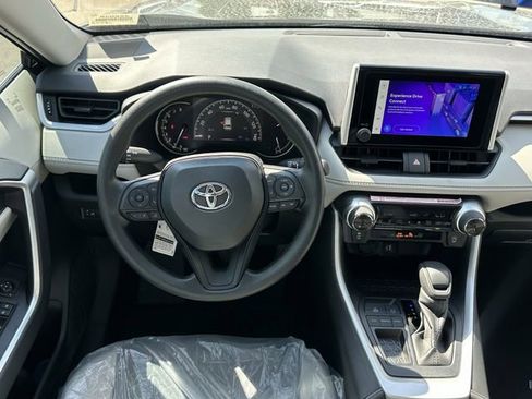 Used 2025 Toyota RAV4 XLE image 10