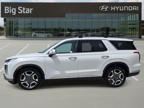 Used 2023 Hyundai Palisade Limited FWD image 2
