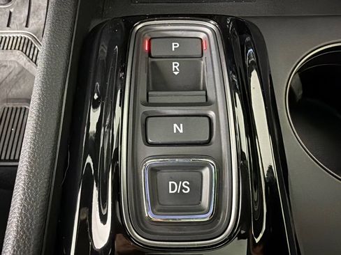 Used 2025 Honda Pilot TrailSport image 33