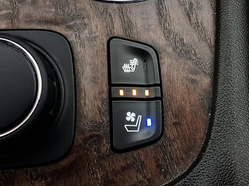 Used 2023 GMC Acadia Denali FWD image 15