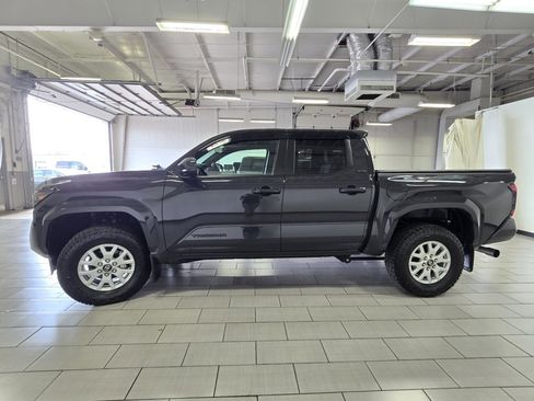 Certified 2025 Toyota Tacoma SR5 image 12