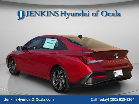 Certified 2025 Hyundai Elantra SEL image 5