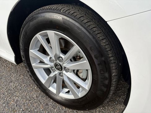 Used 2025 Toyota Camry LE image 29