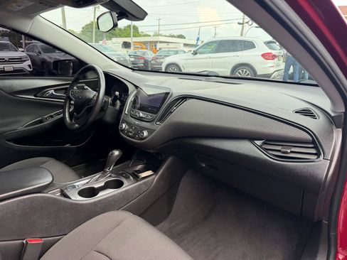 Used 2019 Chevrolet Malibu RS FWD image 21