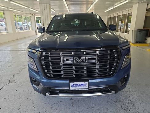 Certified 2025 GMC Yukon Denali Ultimate AWD/4WD image 8