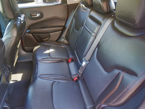 Used 2018 Jeep Compass Limited image 10