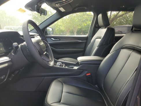 New 2026 Jeep Grand Cherokee Limited image 12