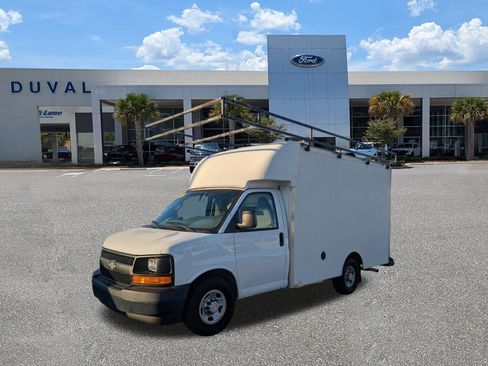 Used 2017 Chevrolet Express 3500 image 8